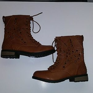 New Forever 21 Brown Boots With Bronze Studs Design